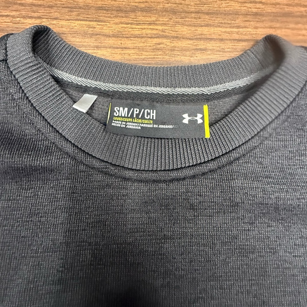Under Armour Men's Size Small Dark Gray Crewneck Sweater Heat Gear - Picture 2 of 5